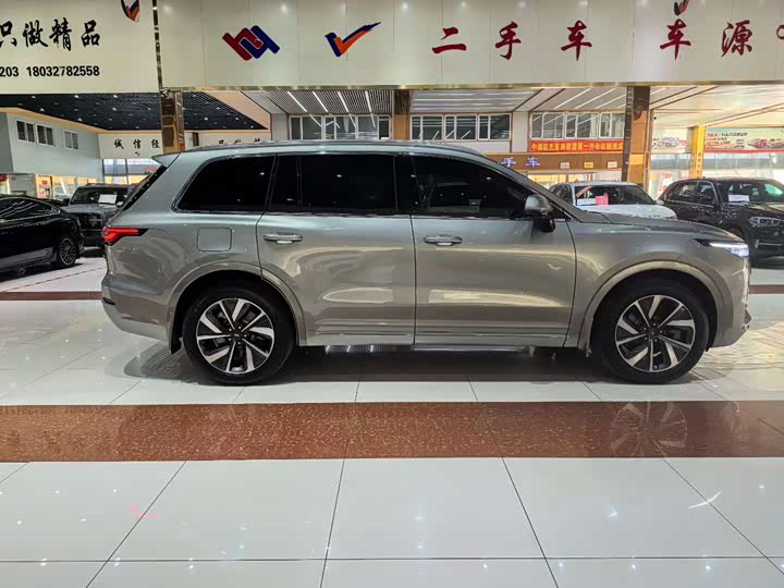 Фото 4 - LiXiang One