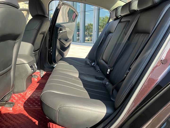 Фото 12 - Mazda Atenza