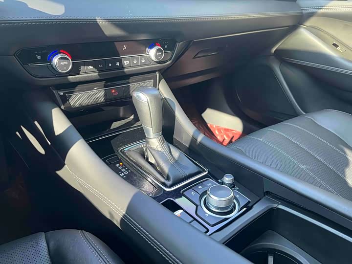 Фото 22 - Mazda Atenza