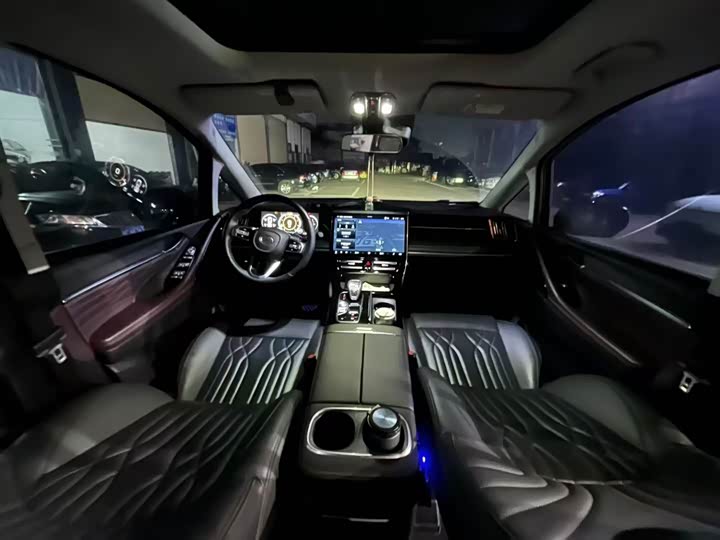 Фото 5 - GAC Trumpchi M8