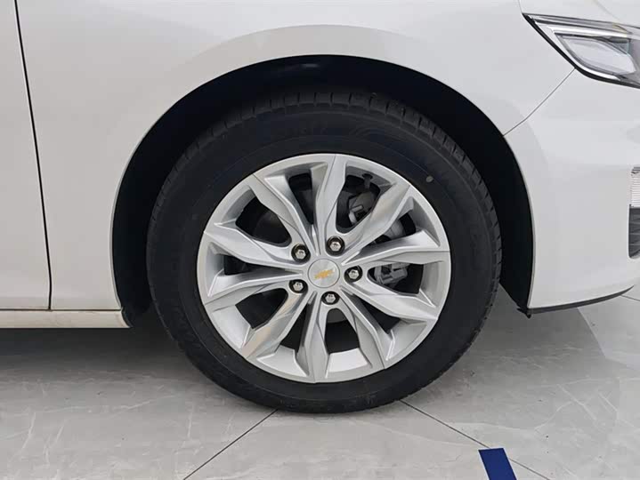 Фото 6 - Chevrolet Malibu XL