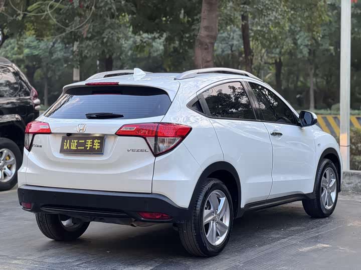 Фото 10 - Honda Vezel