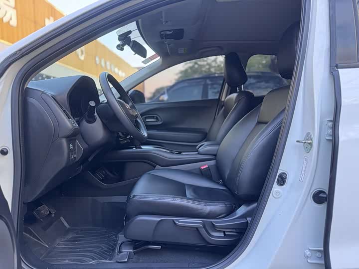 Фото 4 - Honda Vezel