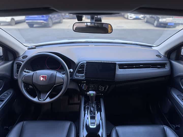 Фото 7 - Honda Vezel