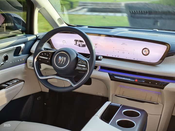 Фото 11 - Buick GL8 Hybrid