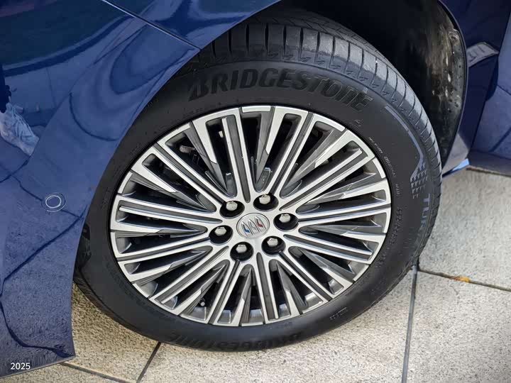 Фото 19 - Buick GL8 Hybrid