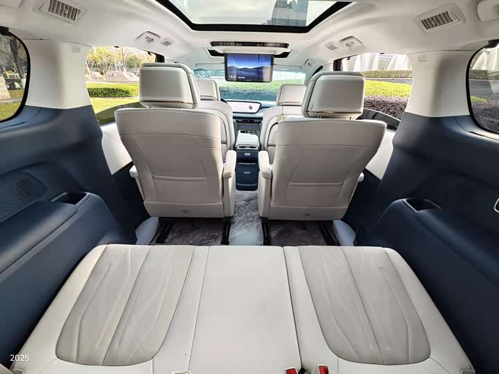 Фото 6 - Buick GL8 Hybrid