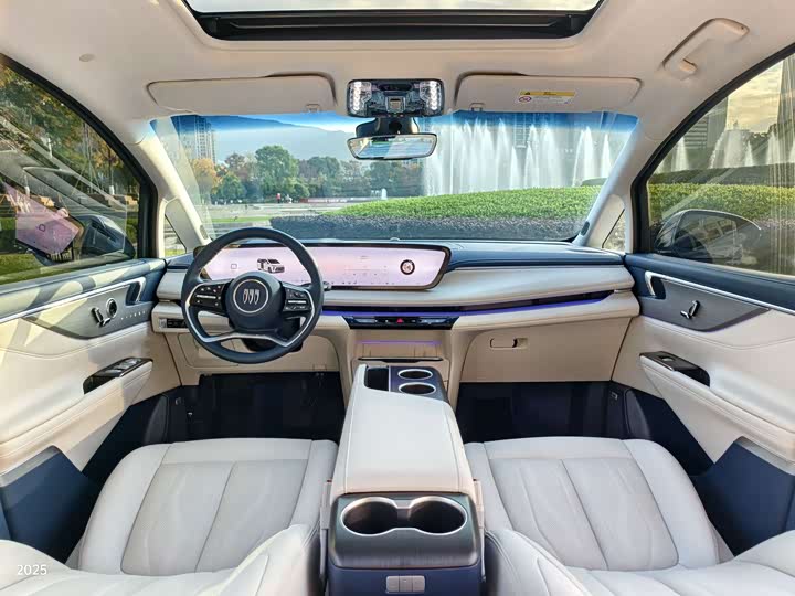 Фото 8 - Buick GL8 Hybrid