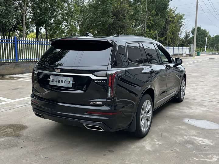 Фото 4 - Cadillac XT6