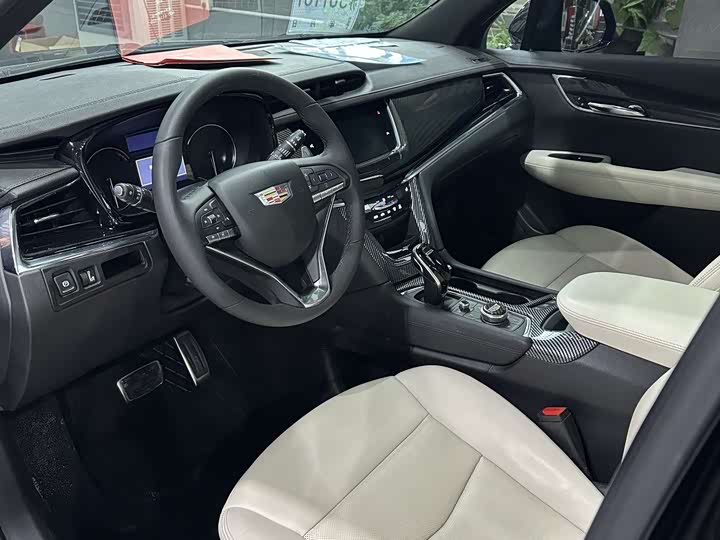 Фото 5 - Cadillac XT6