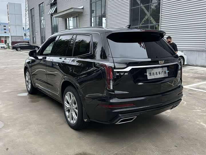 Фото 7 - Cadillac XT6