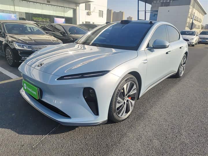 Фото 1 - Nio ET5