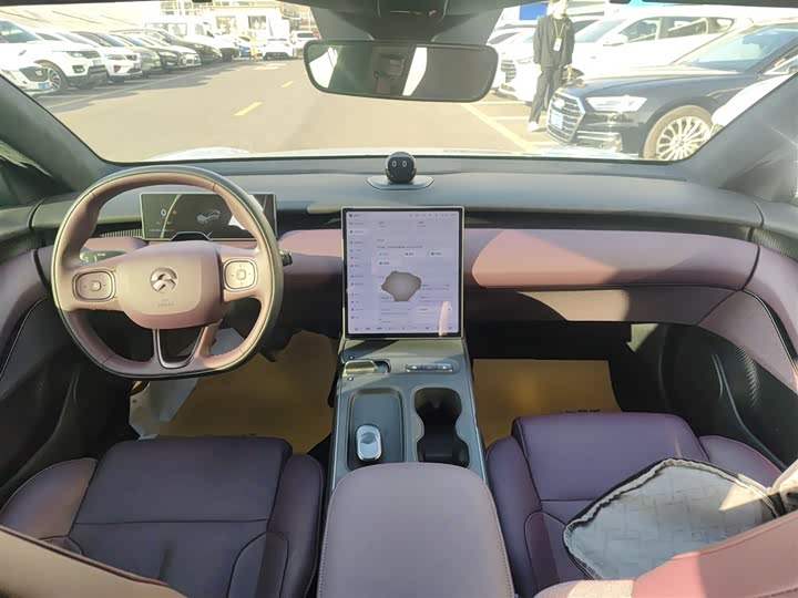 Фото 10 - Nio ET5