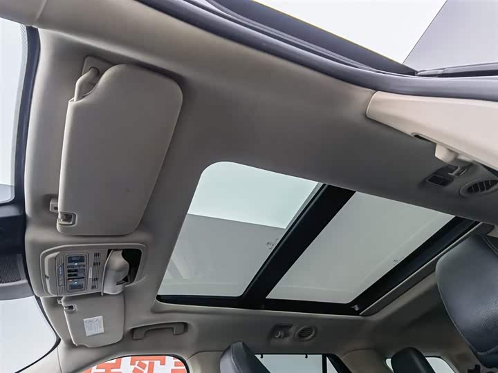 Фото 14 - Ford Explorer