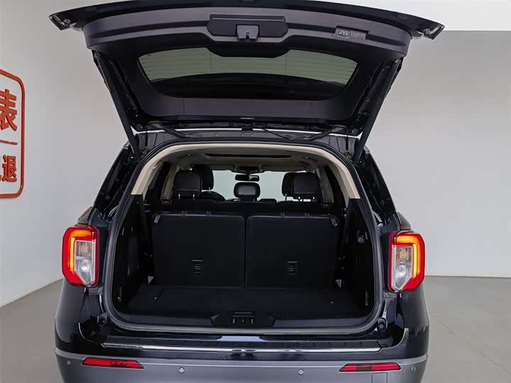 Фото 16 - Ford Explorer