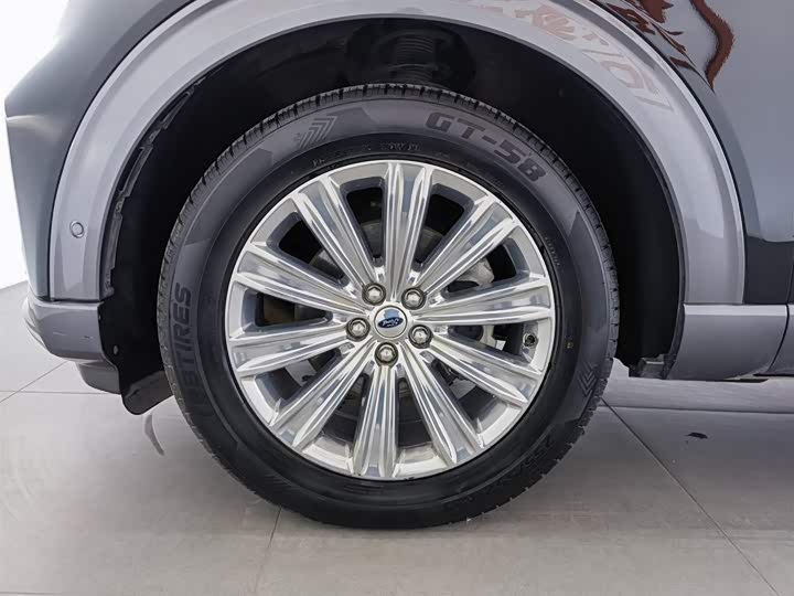 Фото 17 - Ford Explorer