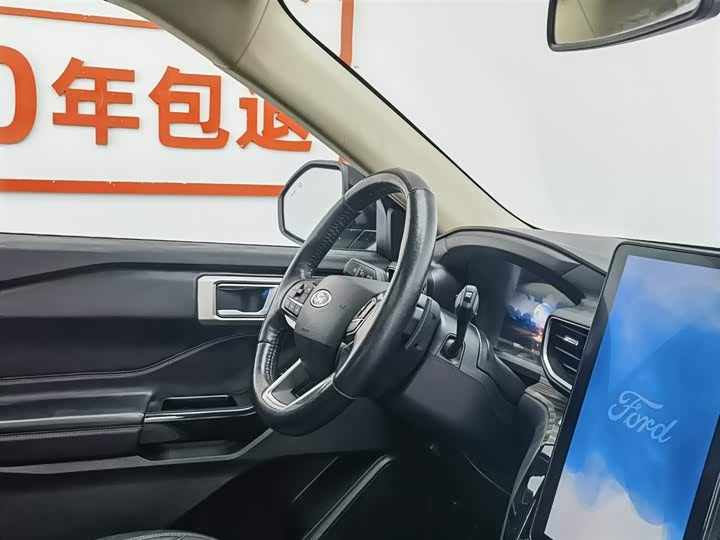 Фото 22 - Ford Explorer