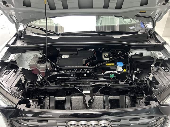 Фото 8 - Audi Q4 e-tron