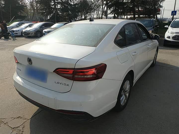 Фото 7 - Volkswagen Lavida