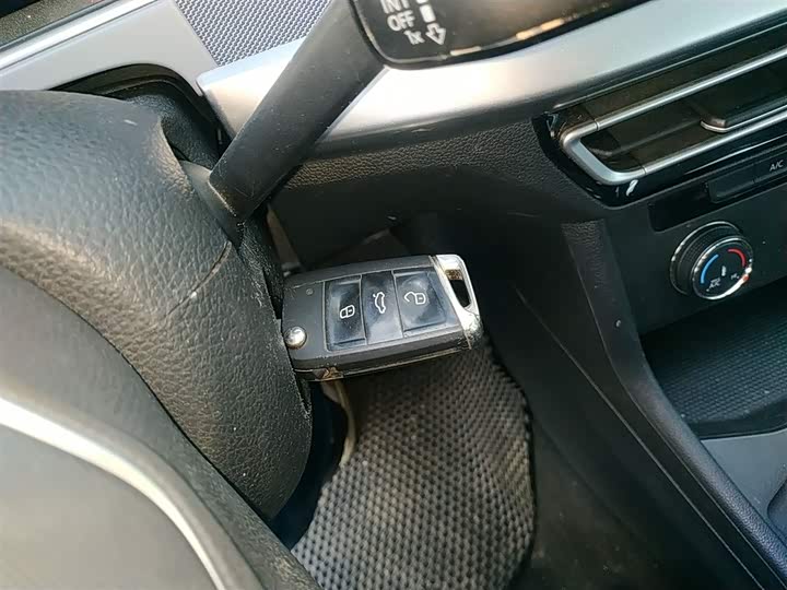 Фото 9 - Volkswagen Lavida