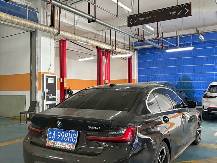 Фото 10 - BMW 3 Series