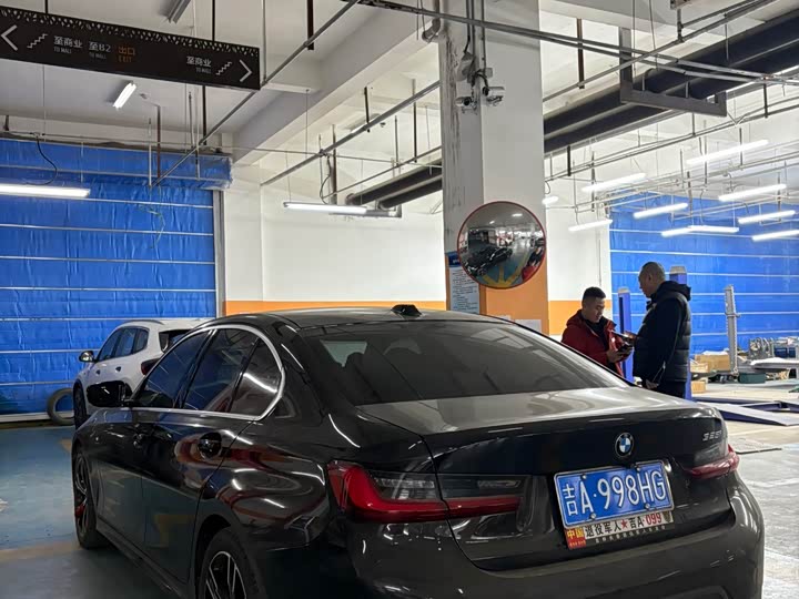 Фото 9 - BMW 3 Series