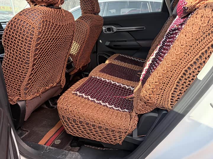 Фото 15 - Geely Okavango