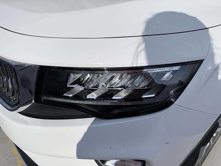 Фото 4 - Geely Okavango