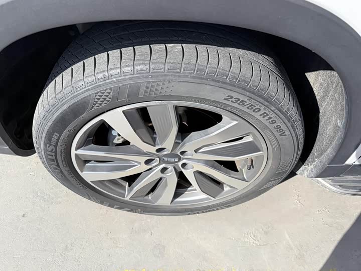 Фото 8 - Geely Okavango