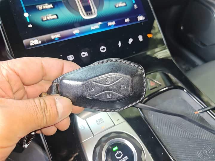 Фото 12 - BAIC Arcfox Alpha T