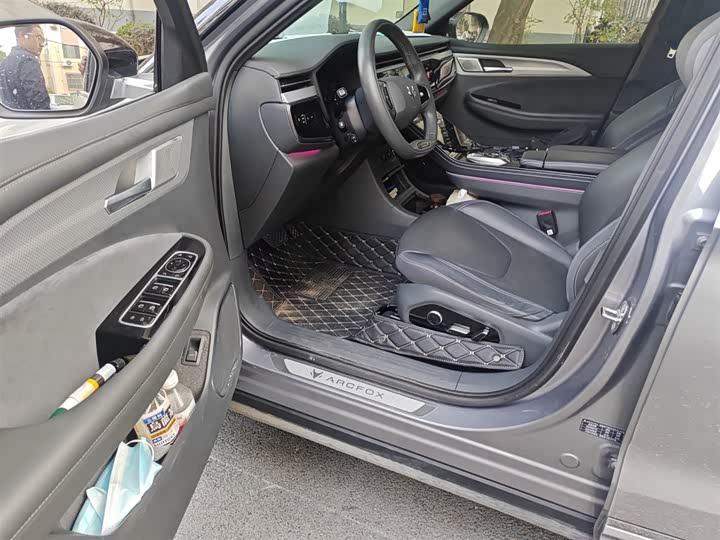 Фото 14 - BAIC Arcfox Alpha T