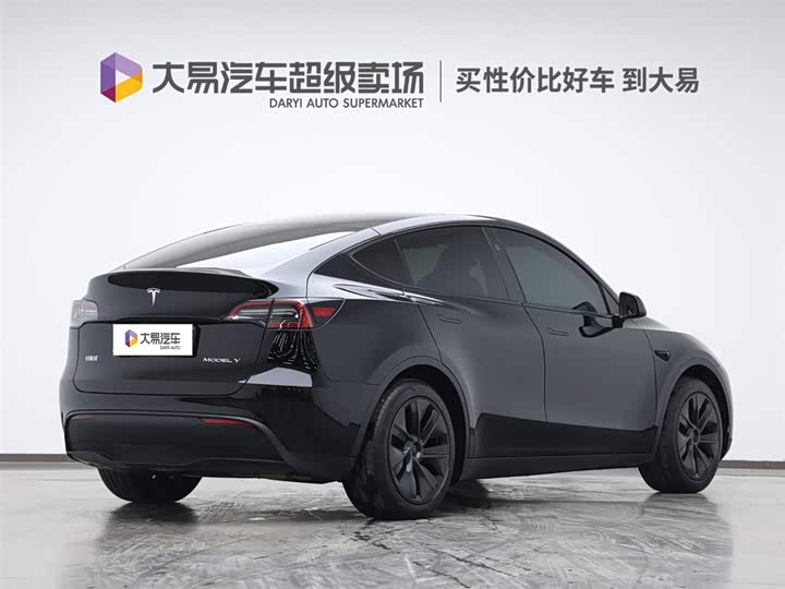 Фото 3 - Tesla Model Y