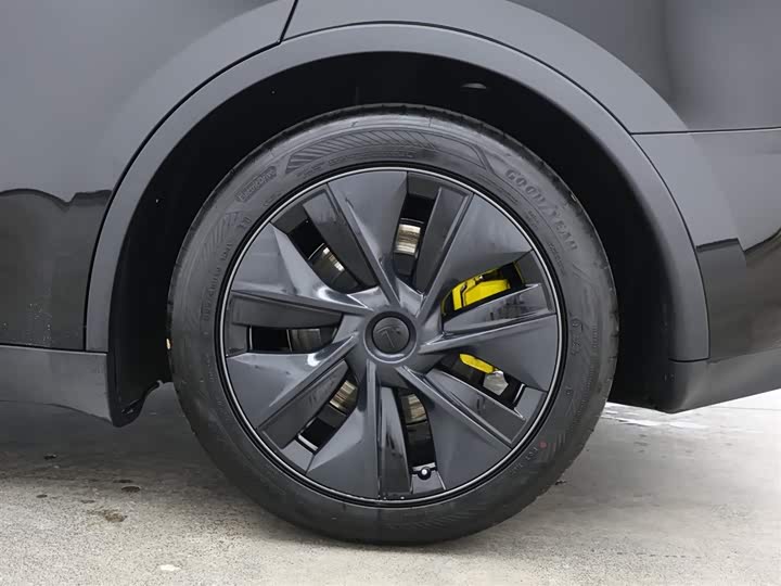 Фото 9 - Tesla Model Y