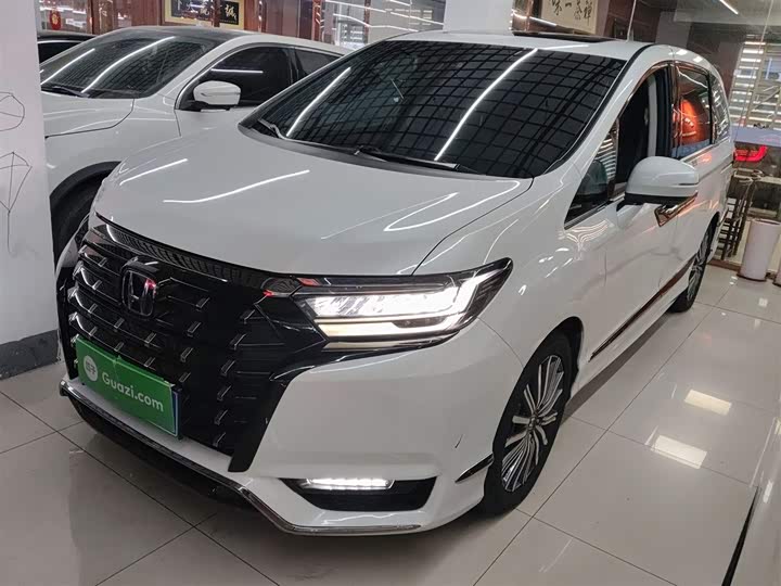 Фото 1 - Honda Elysion