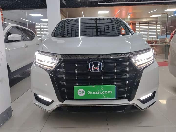 Фото 3 - Honda Elysion