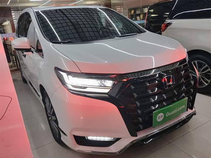 Фото 4 - Honda Elysion