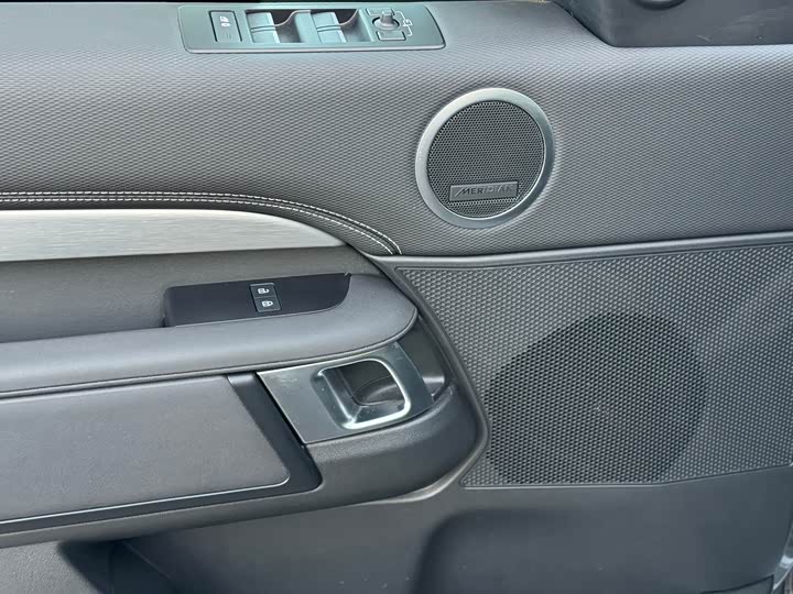 Фото 15 - Land Rover Discovery