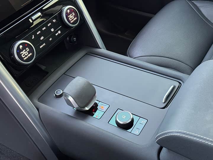 Фото 17 - Land Rover Discovery