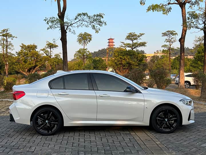 Фото 10 - BMW 1 Series