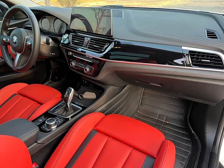 Фото 21 - BMW 1 Series