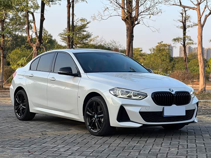 Фото 3 - BMW 1 Series