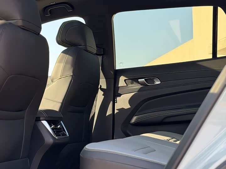 Фото 9 - Ford Equator Sport