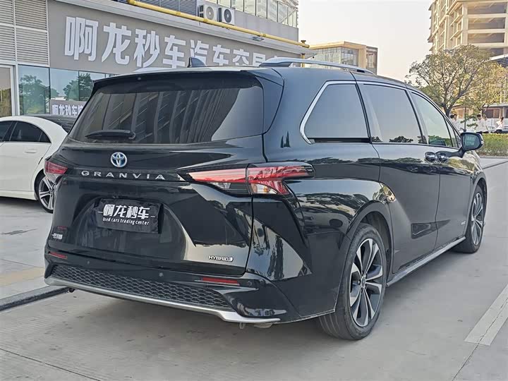 Фото 6 - Toyota Granvia