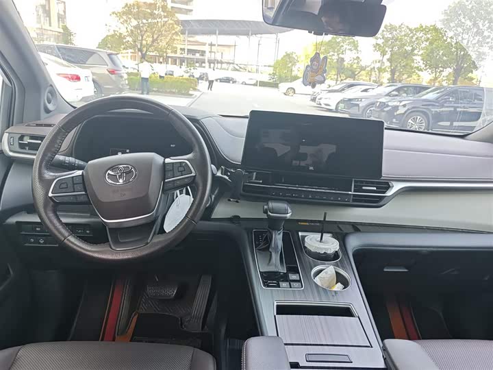 Фото 7 - Toyota Granvia