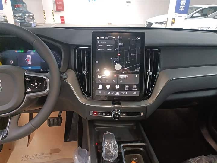 Фото 13 - Volvo XC60