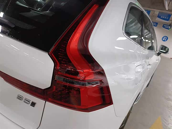 Фото 8 - Volvo XC60