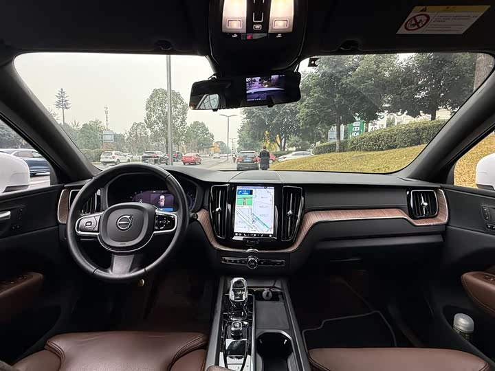 Фото 11 - Volvo XC60