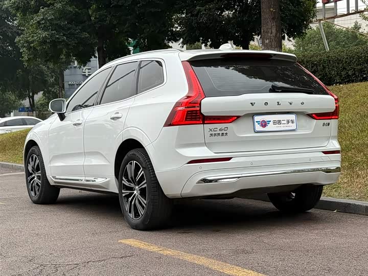 Фото 4 - Volvo XC60
