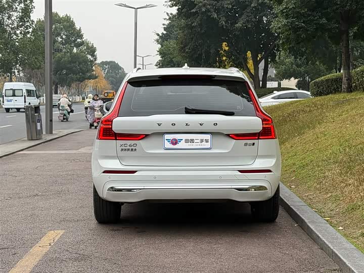 Фото 5 - Volvo XC60