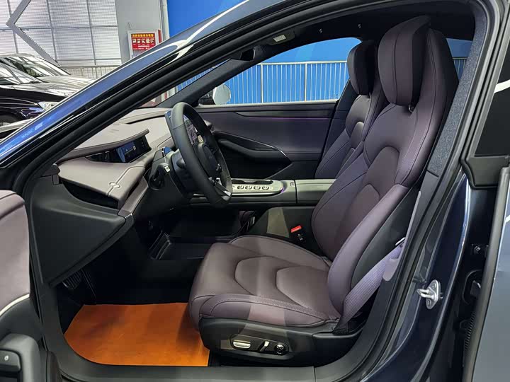 Фото 10 - Xiaomi SU7